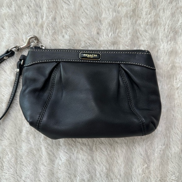 🖤 COACH Black Leather Wristlet - Picture 3 of 7